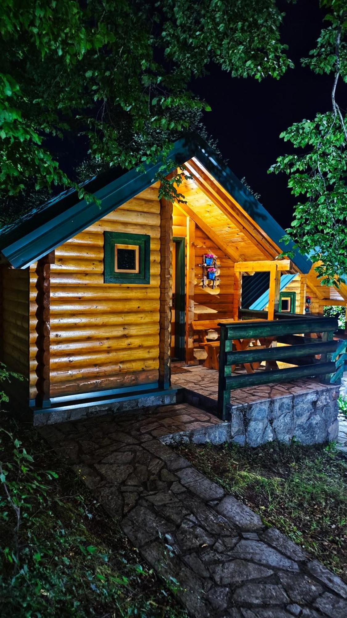 Kozak Apartments & Restaurant Mojkovac Exteriör bild