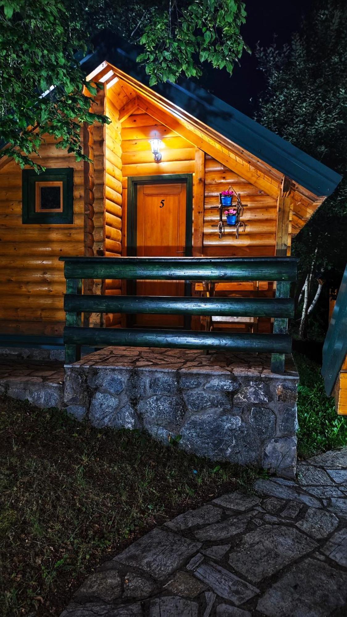 Kozak Apartments & Restaurant Mojkovac Exteriör bild