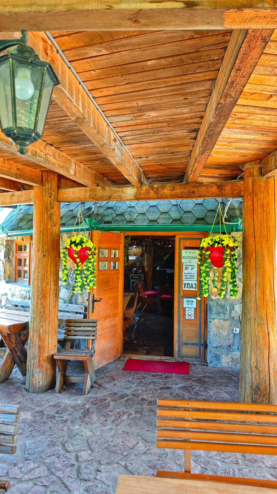 Kozak Apartments & Restaurant Mojkovac Exteriör bild